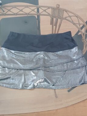Lucky In Love Metallic Silver Tiered Skirt w/ Blk Waistband & Built In Shorts Xl